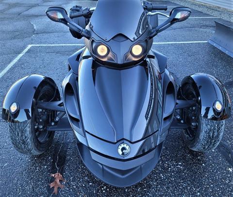 2014 Can-Am Spyder® RS SM5 in Barrington, New Hampshire - Photo 2