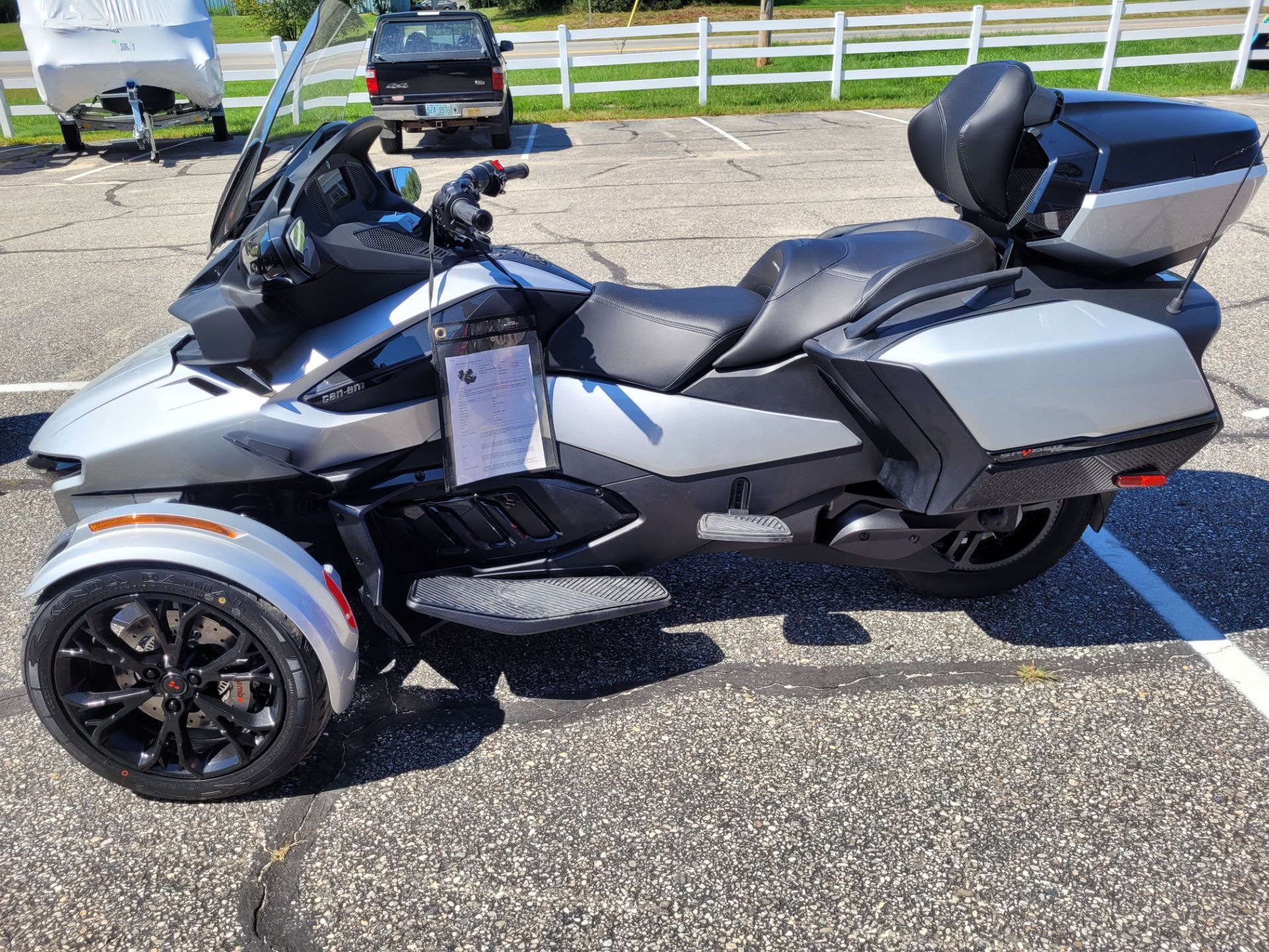 2023 Can-Am Spyder RT Limited in Barrington, New Hampshire - Photo 3