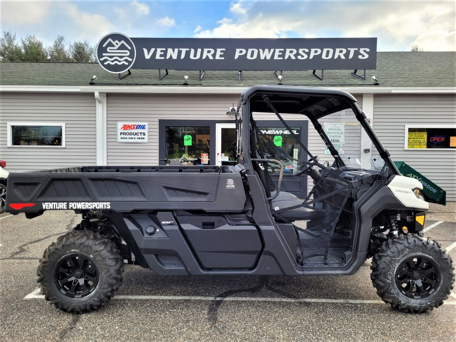 2022 Can-Am Defender Pro DPS HD10 in Barrington, New Hampshire - Photo 1