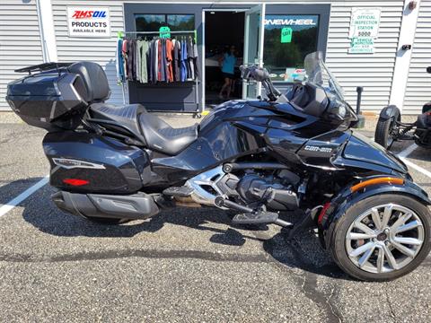 2017 Can-Am Spyder F3 Limited in Barrington, New Hampshire - Photo 1