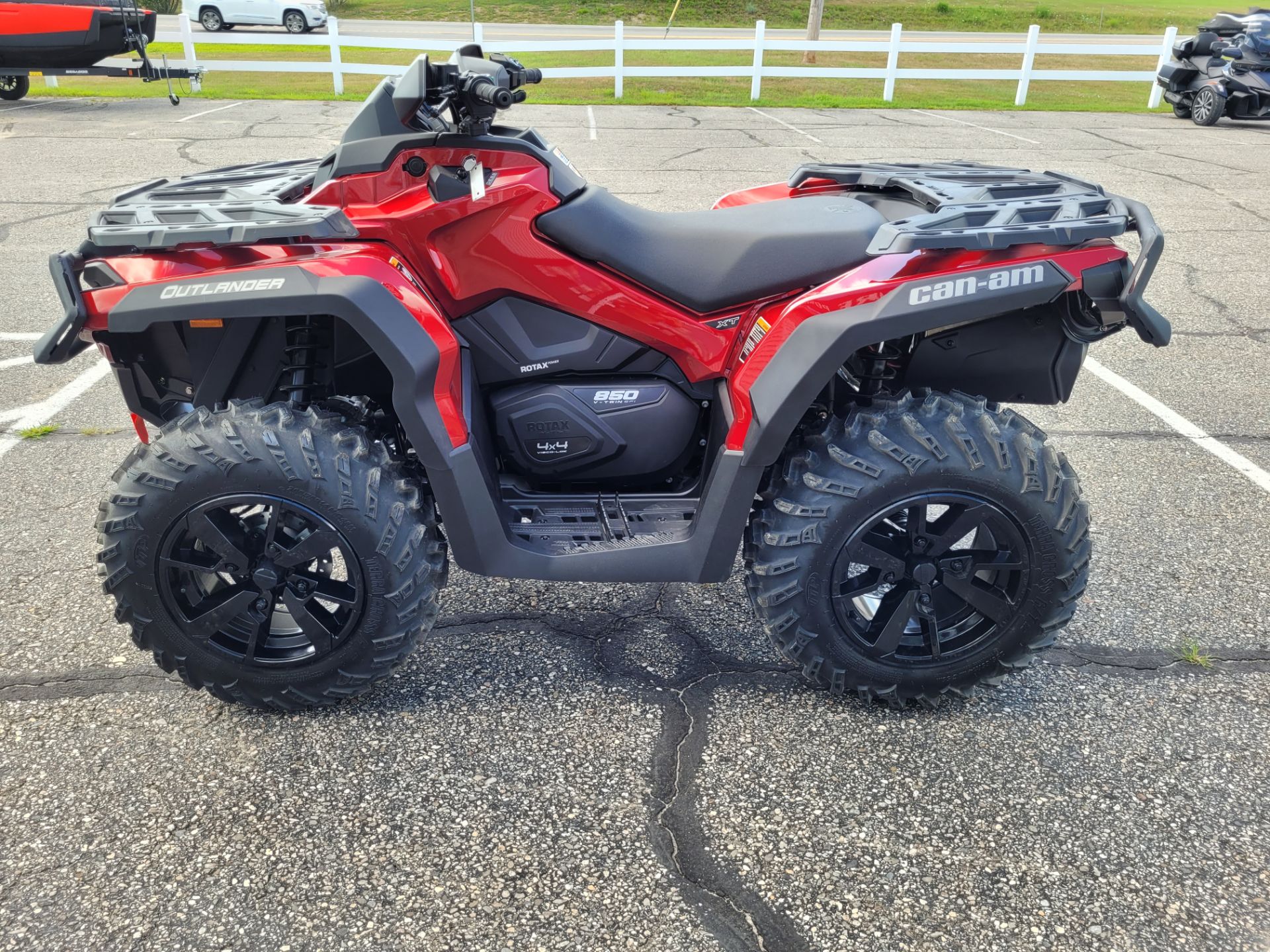 2024 Can-Am Outlander XT 850 in Barrington, New Hampshire - Photo 3