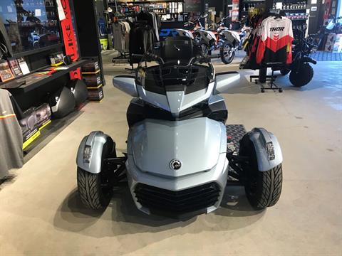 2022 Can-Am Spyder F3 Limited in Barrington, New Hampshire - Photo 2
