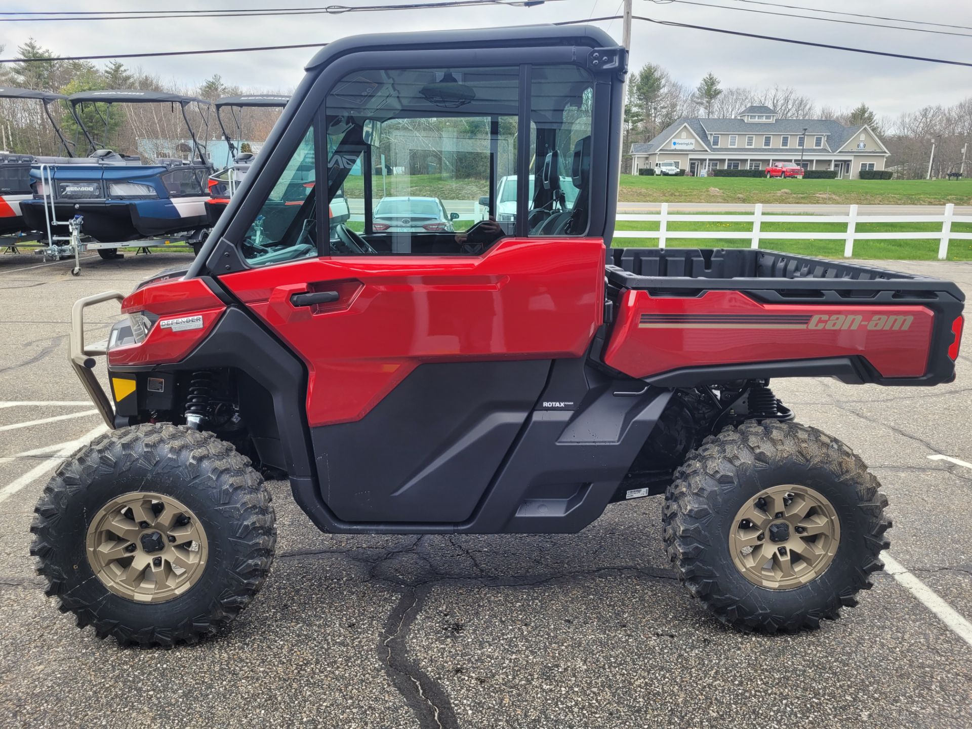 2024 Can-Am Defender Limited in Barrington, New Hampshire - Photo 3