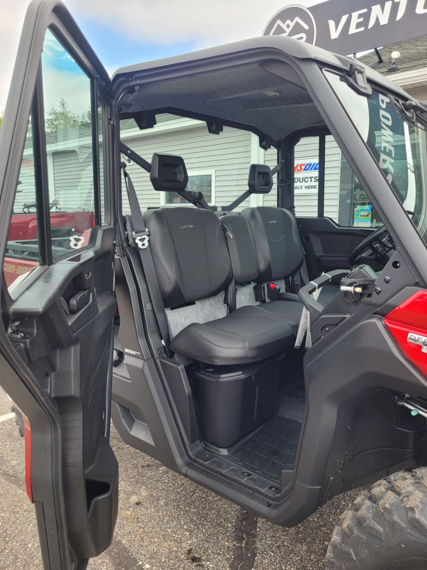 2024 Can-Am Defender Limited in Barrington, New Hampshire - Photo 6