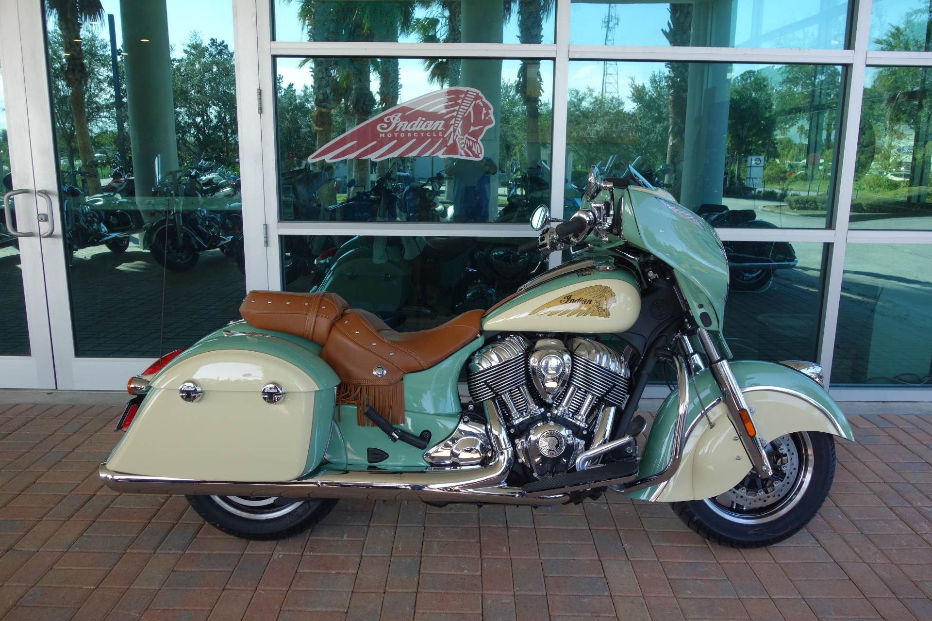 New 2020 Indian Chieftain® Classic Icon Series Willow Green / Ivory ...