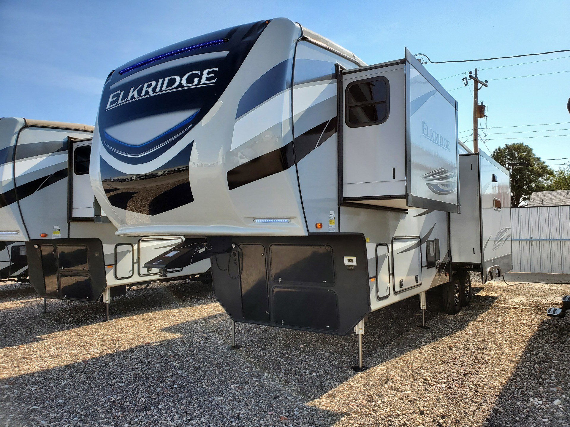 New 2021 Heartland Elkridge 32RLS | Fifth Wheels in Wolfforth TX ...