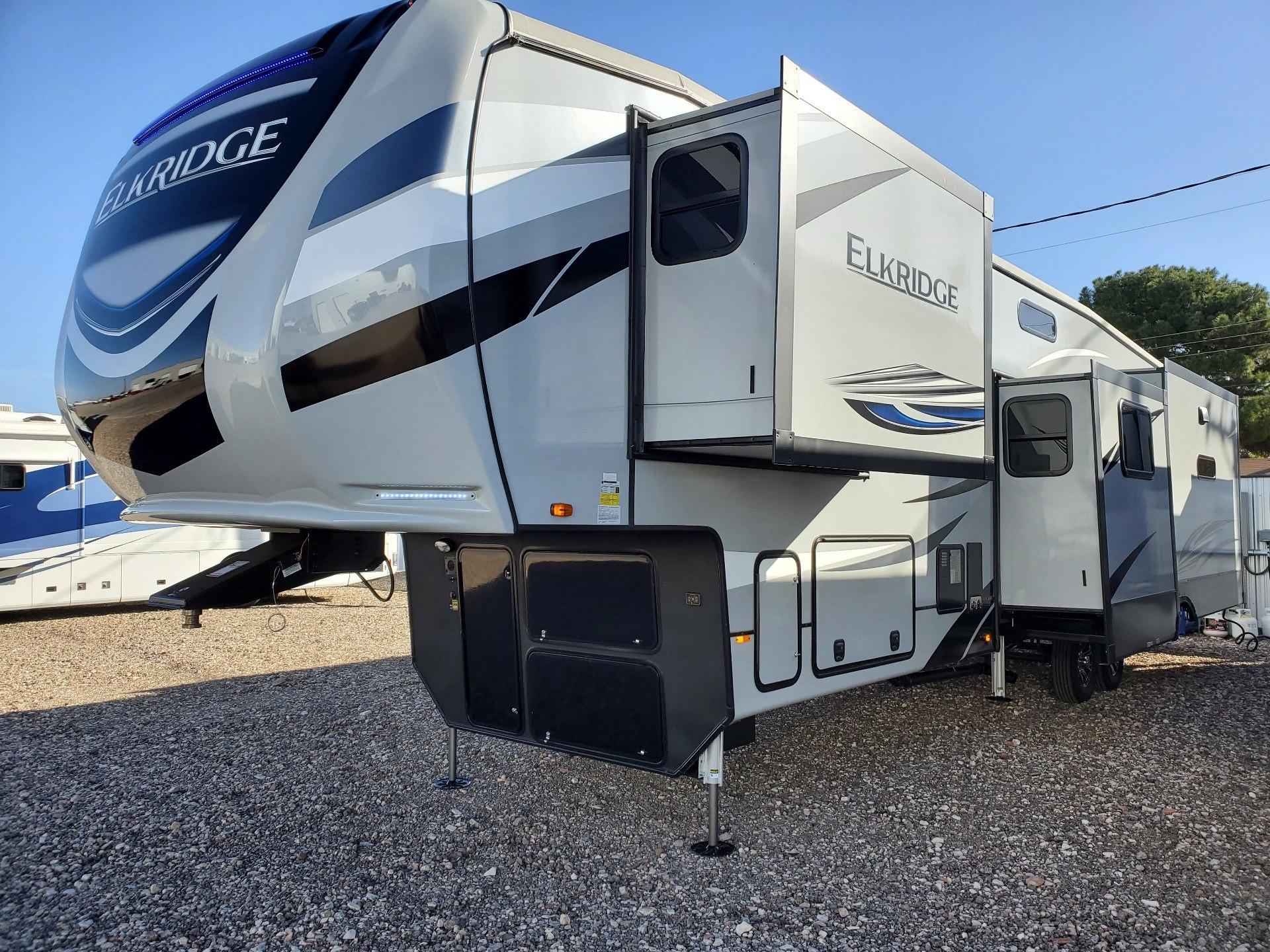 New 2021 Heartland Elkridge 38MB | Fifth Wheels in Wolfforth TX ...