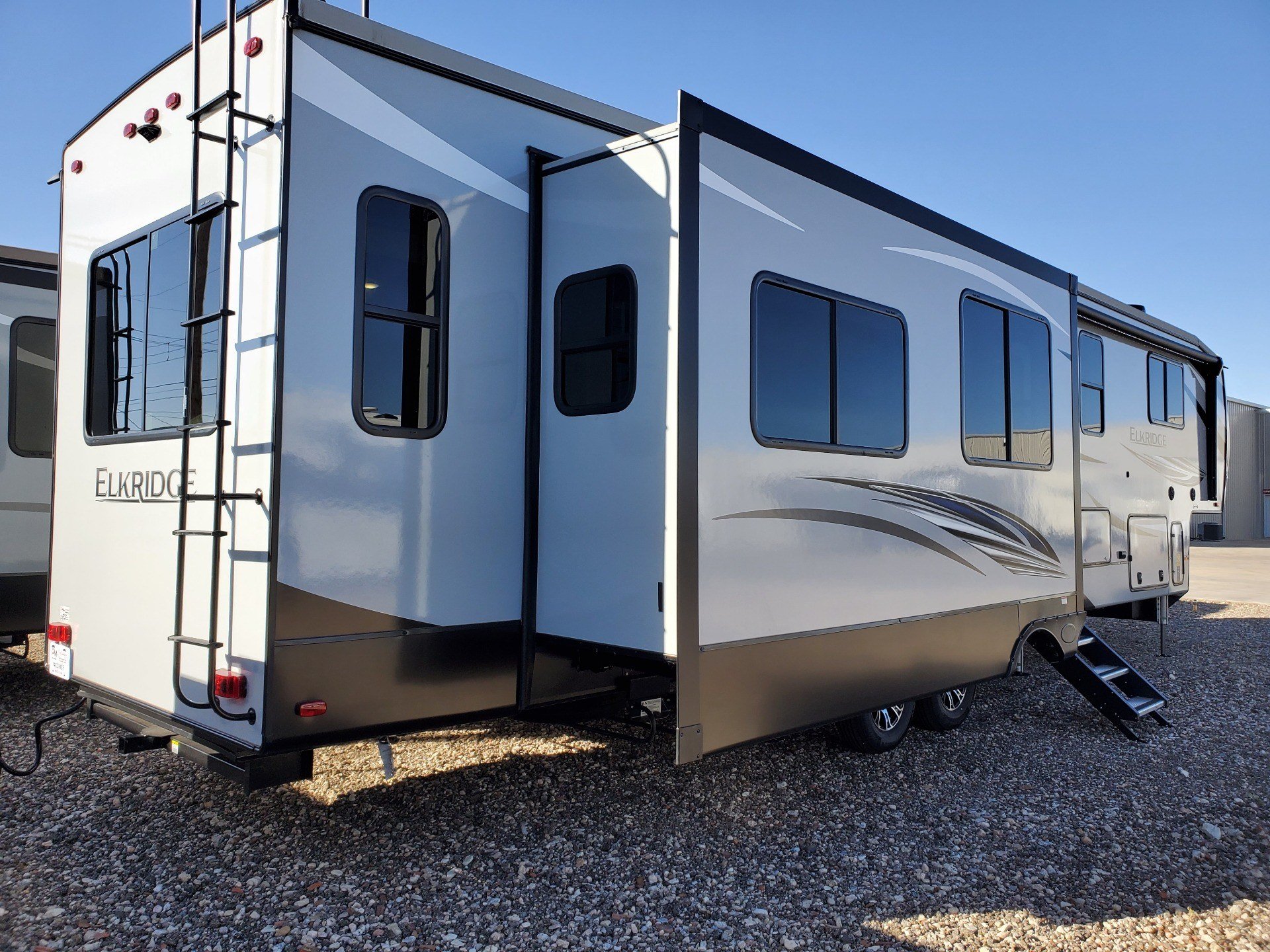 New 2021 Heartland Elkridge 38MB | Fifth Wheels in Wolfforth TX ...