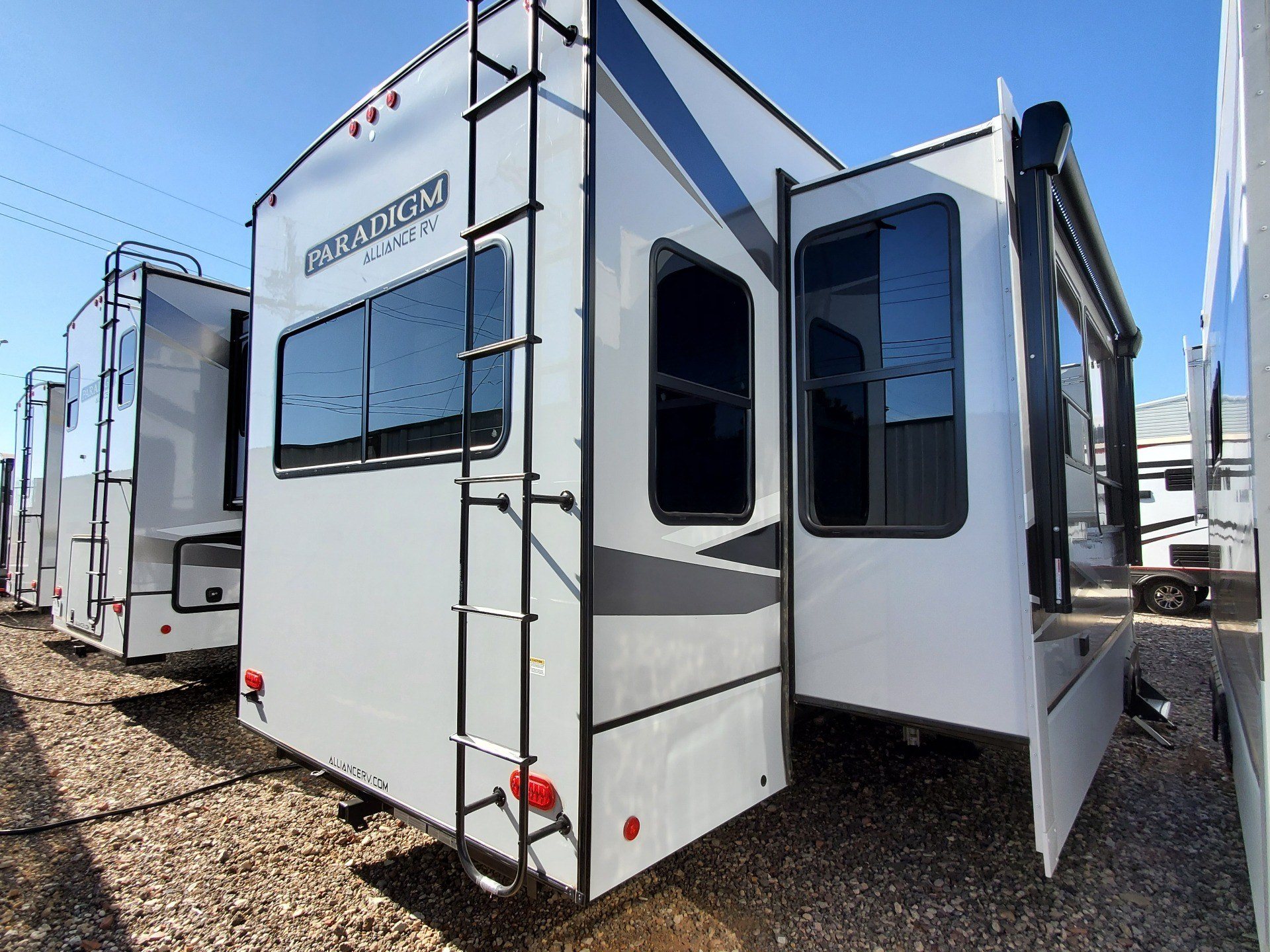 New 2021 Alliance Paradigm 370FB | Fifth Wheels in Wolfforth TX ...