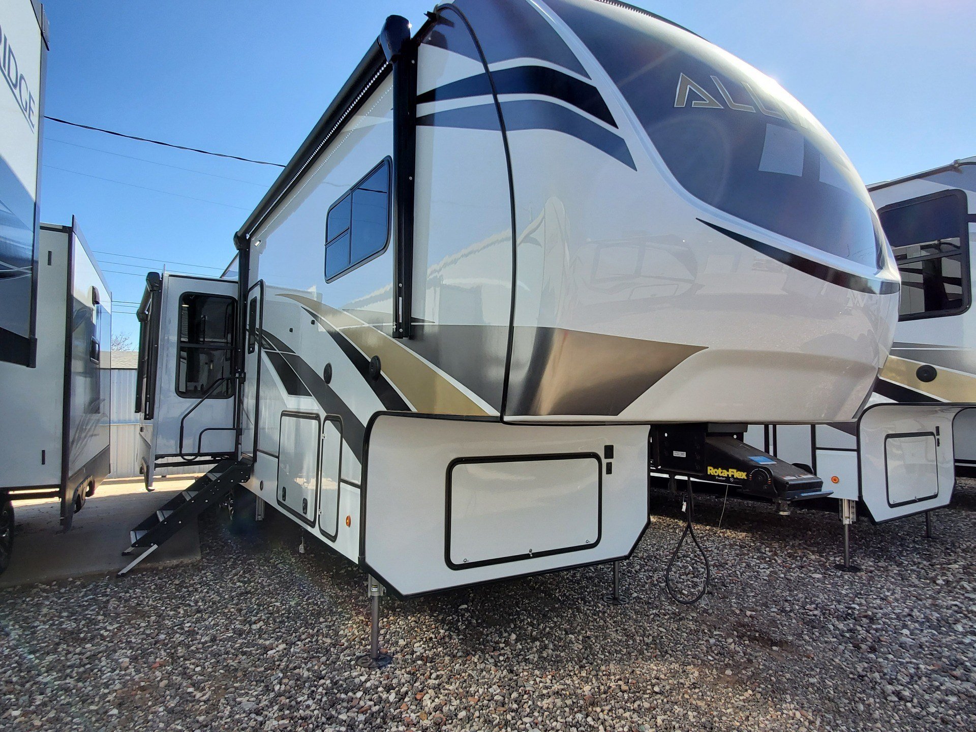 New 2021 Alliance Paradigm 310RL | Fifth Wheels in Wolfforth TX ...