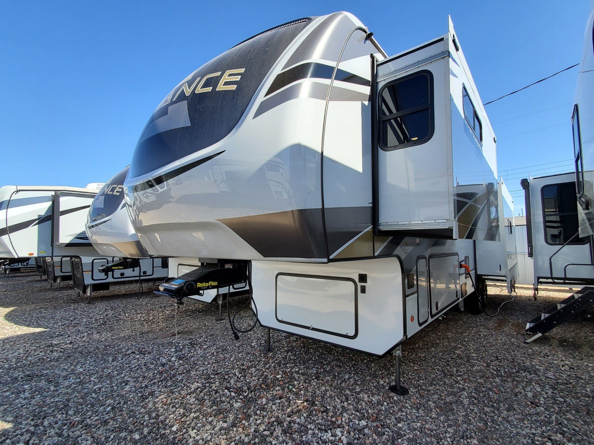 New 2021 Alliance Paradigm 340RL | Fifth Wheels in Wolfforth TX ...