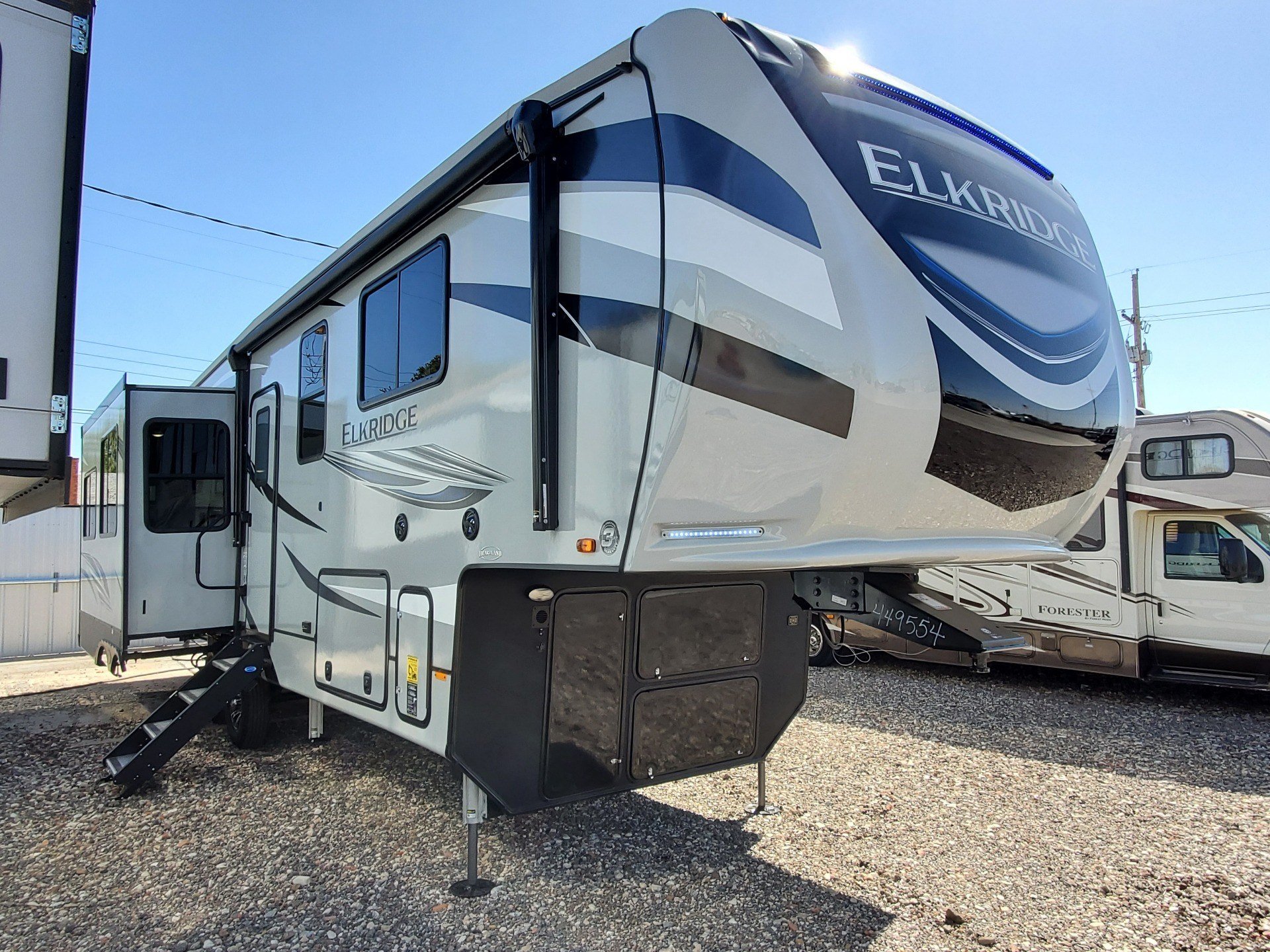 New 2021 Heartland Elkridge 32RLS | Fifth Wheels in Wolfforth TX ...