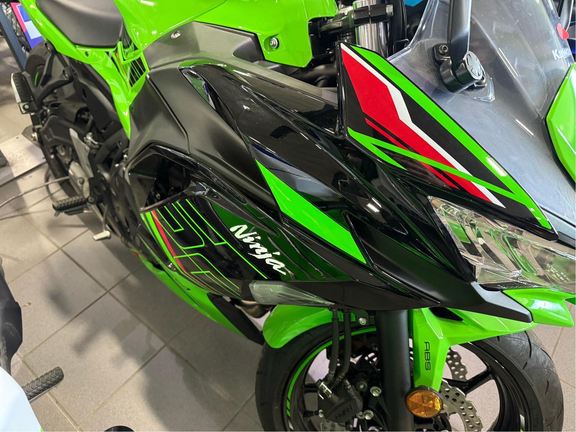 2024 Kawasaki Ninja 650 KRT Edition ABS in Lafayette, Louisiana - Photo 3