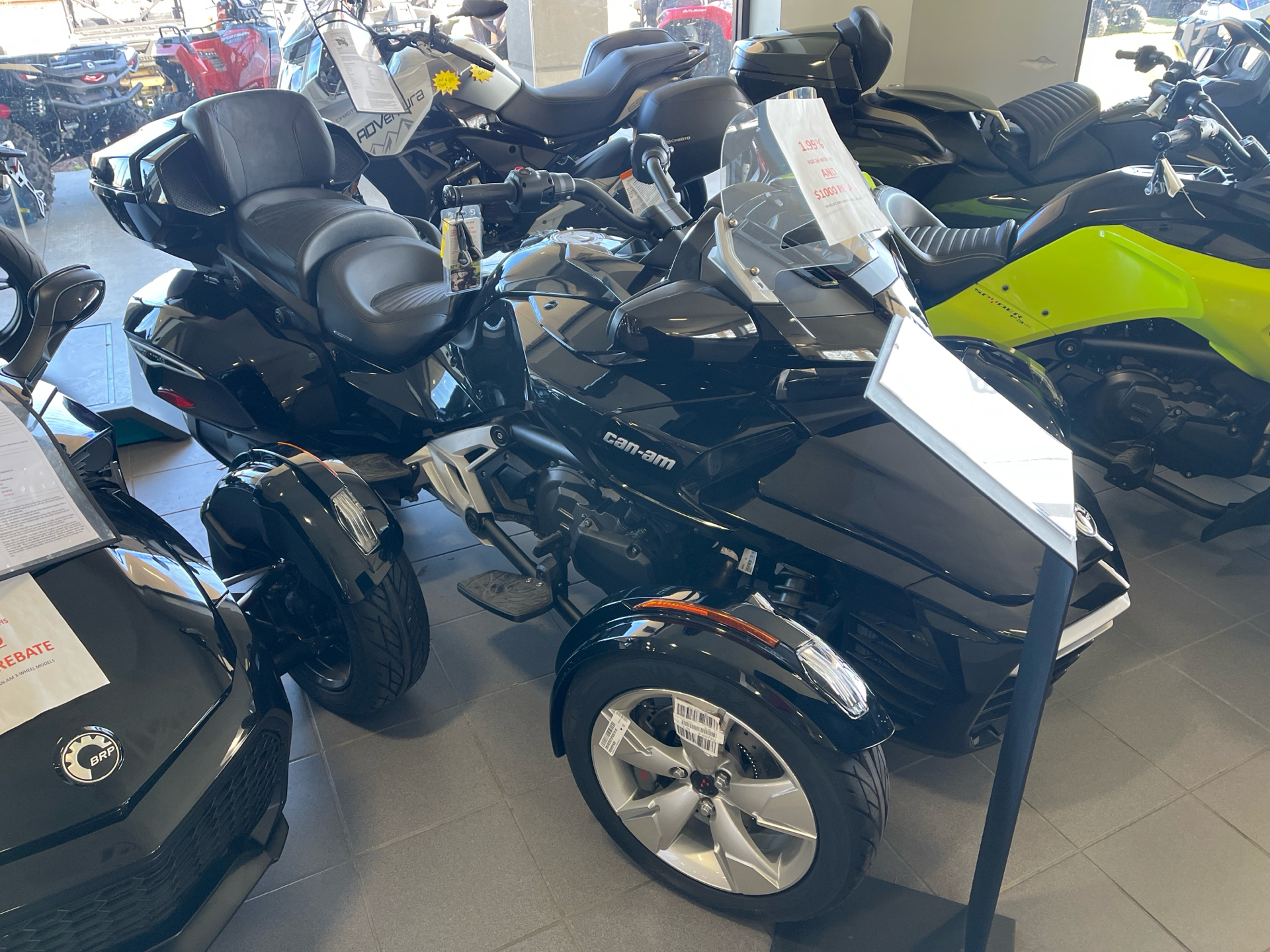 2023 Can-Am Spyder F3 Limited in Lafayette, Louisiana - Photo 2