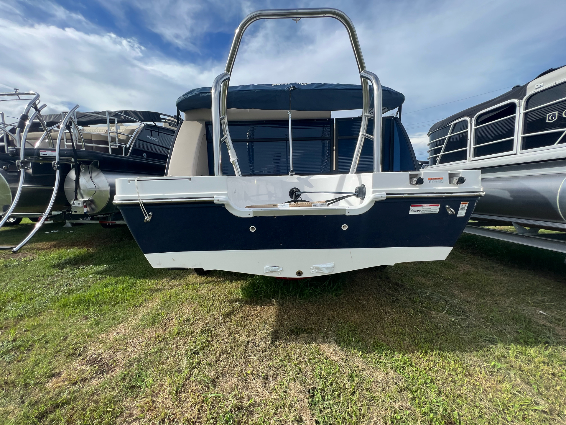 2023 Hurricane FunDeck 2260 RE OB in Lafayette, Louisiana - Photo 16