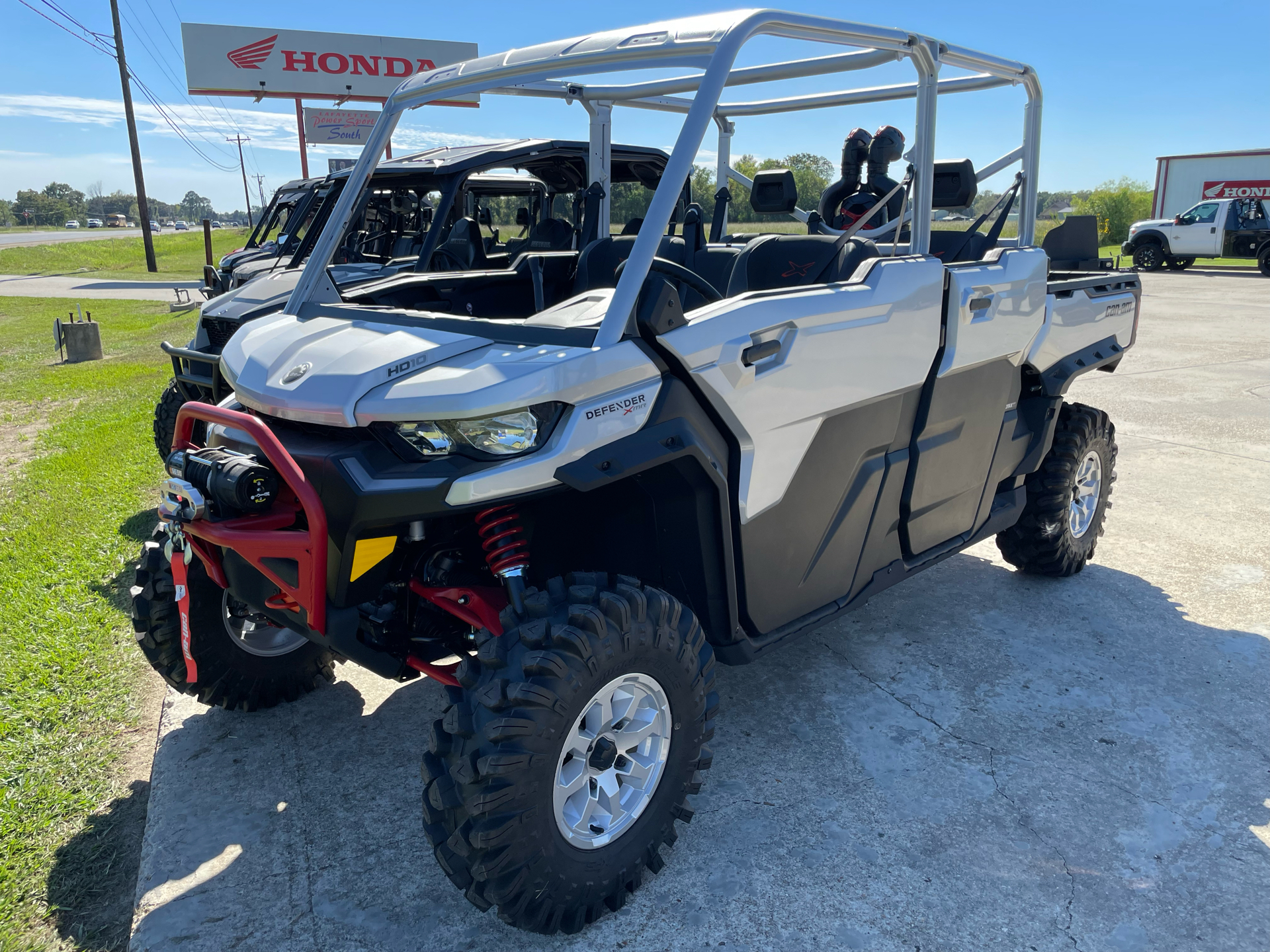 2024 Can-Am Defender MAX X MR With Half Doors HD10 in Lafayette, Louisiana - Photo 2