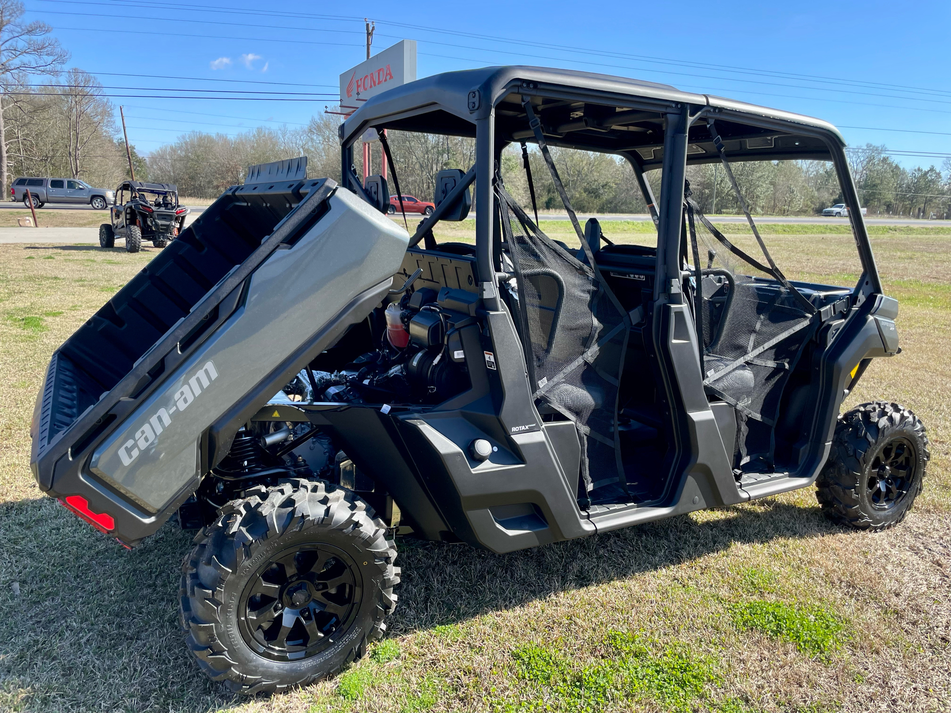 2024 Can-Am Defender MAX XT HD10 in Lafayette, Louisiana - Photo 5
