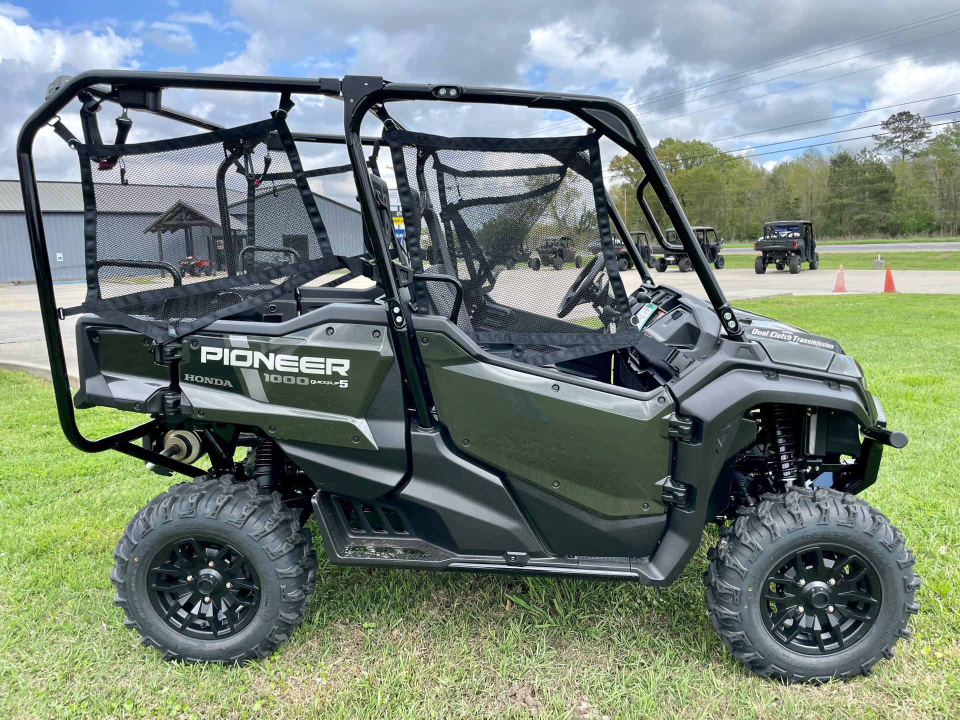 2024 Honda Pioneer 1000-5 Deluxe in Lafayette, Louisiana - Photo 3