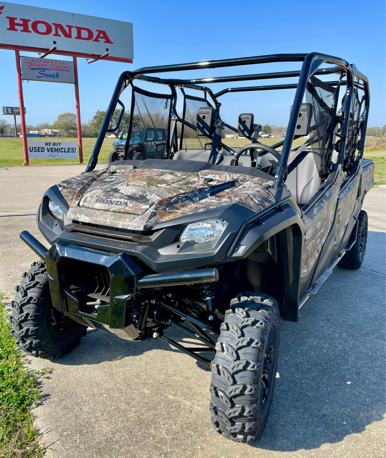 2024 Honda Pioneer 1000-6 Deluxe Crew in Lafayette, Louisiana - Photo 1