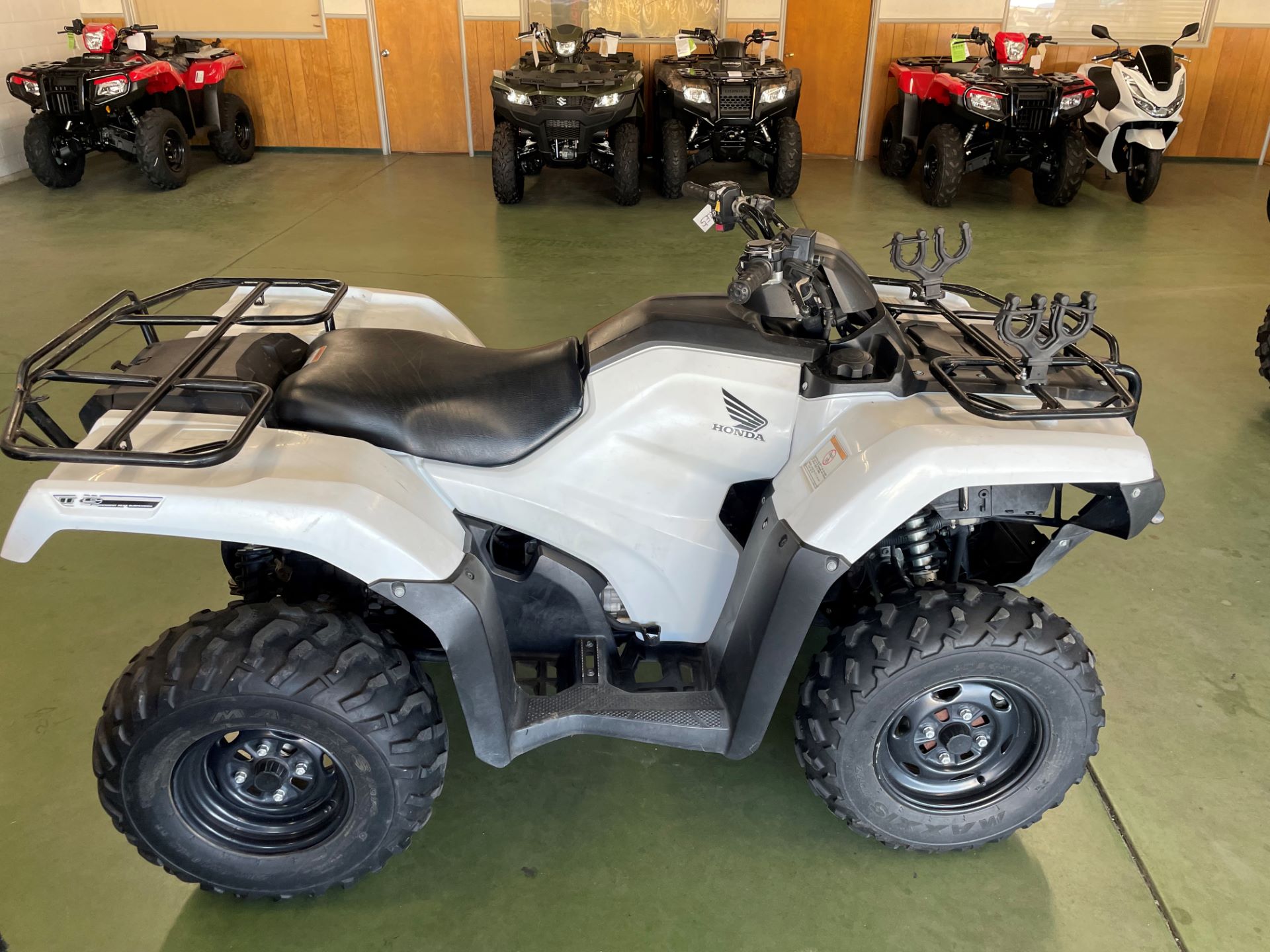 2016 Honda FourTrax Rancher 4X4 Automatic DCT IRS in Madera, California - Photo 2