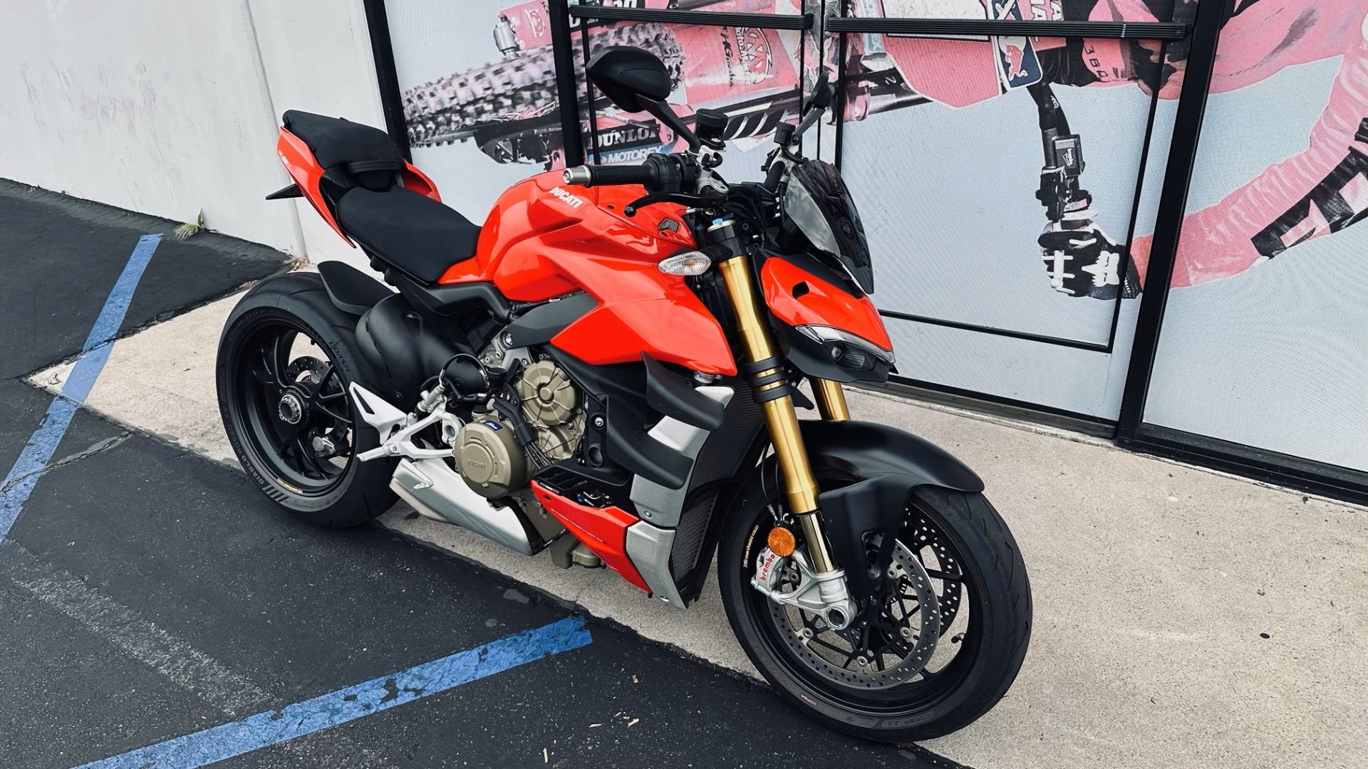 2022 Ducati Streetfighter V4 S in Orange, California - Photo 2