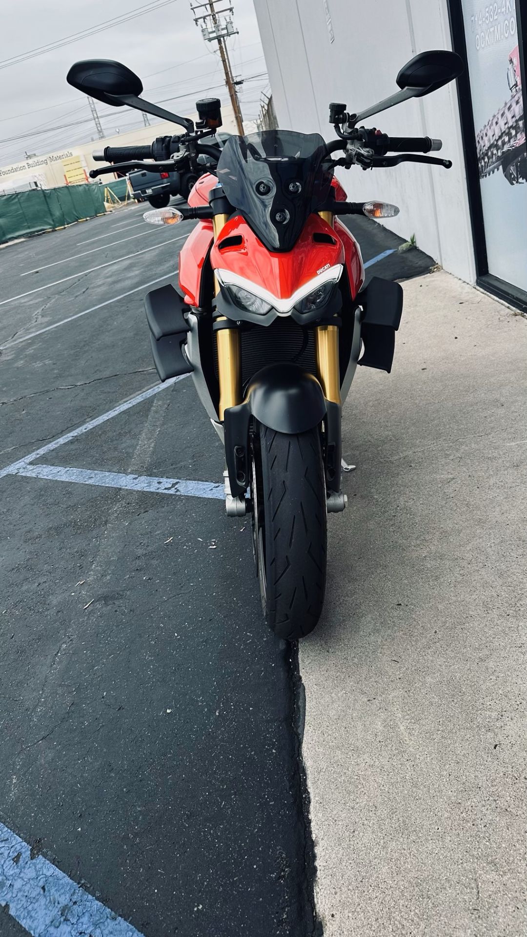 2022 Ducati Streetfighter V4 S in Orange, California - Photo 3