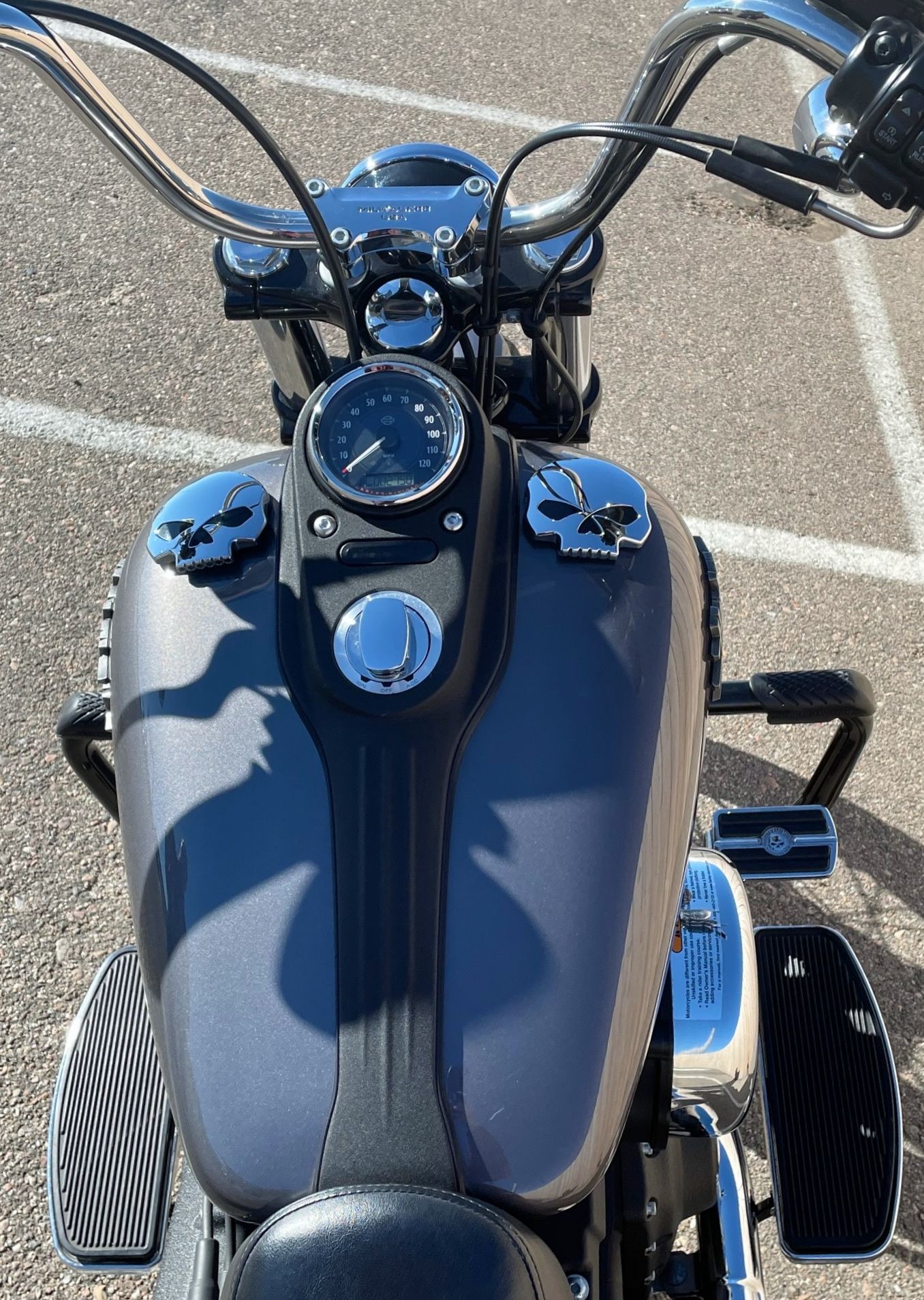 2014 Harley-Davidson Dyna® Street Bob® in Dodge City, Kansas - Photo 8