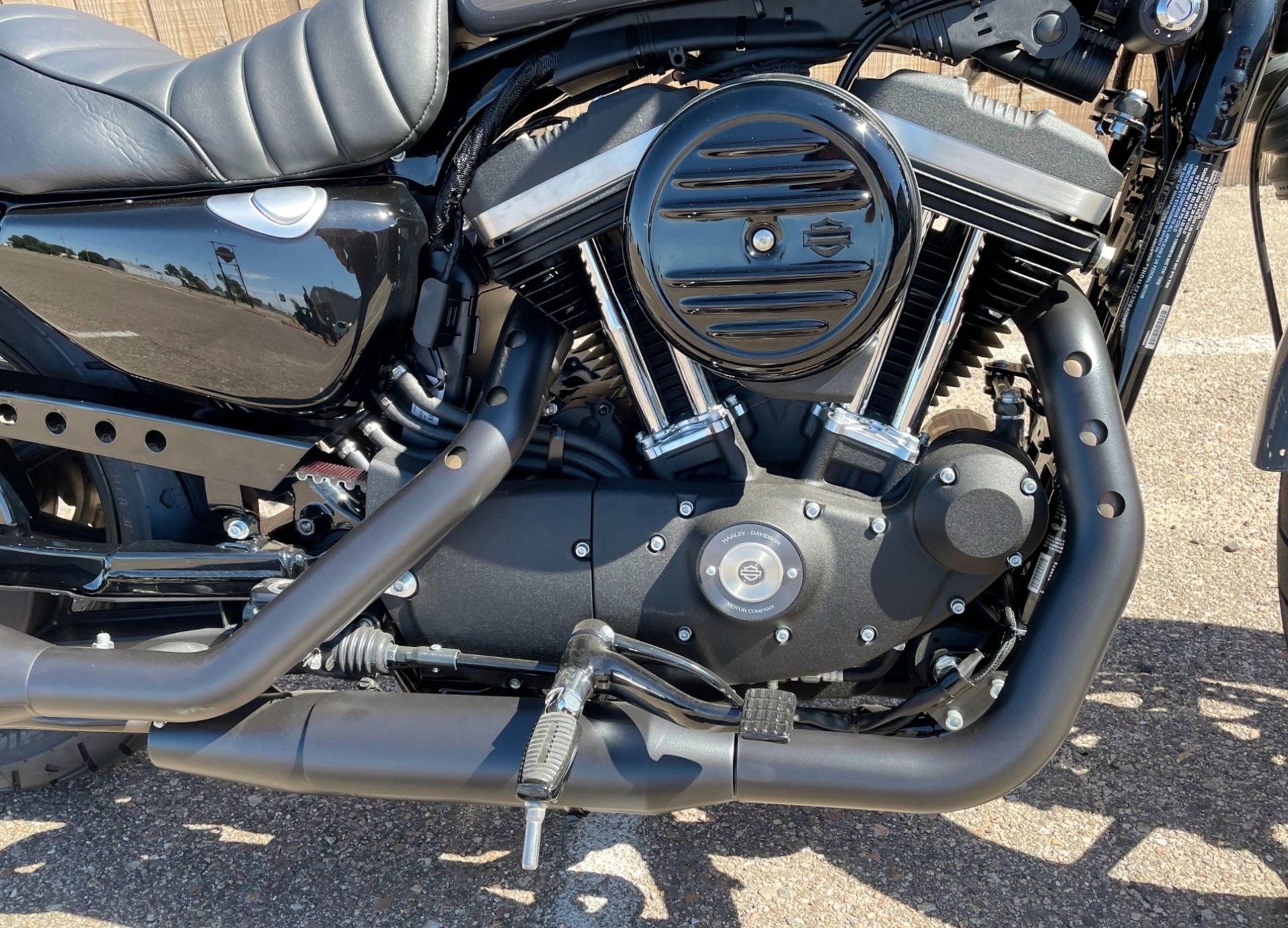 2022 Harley-Davidson Iron 883™ in Dodge City, Kansas - Photo 4