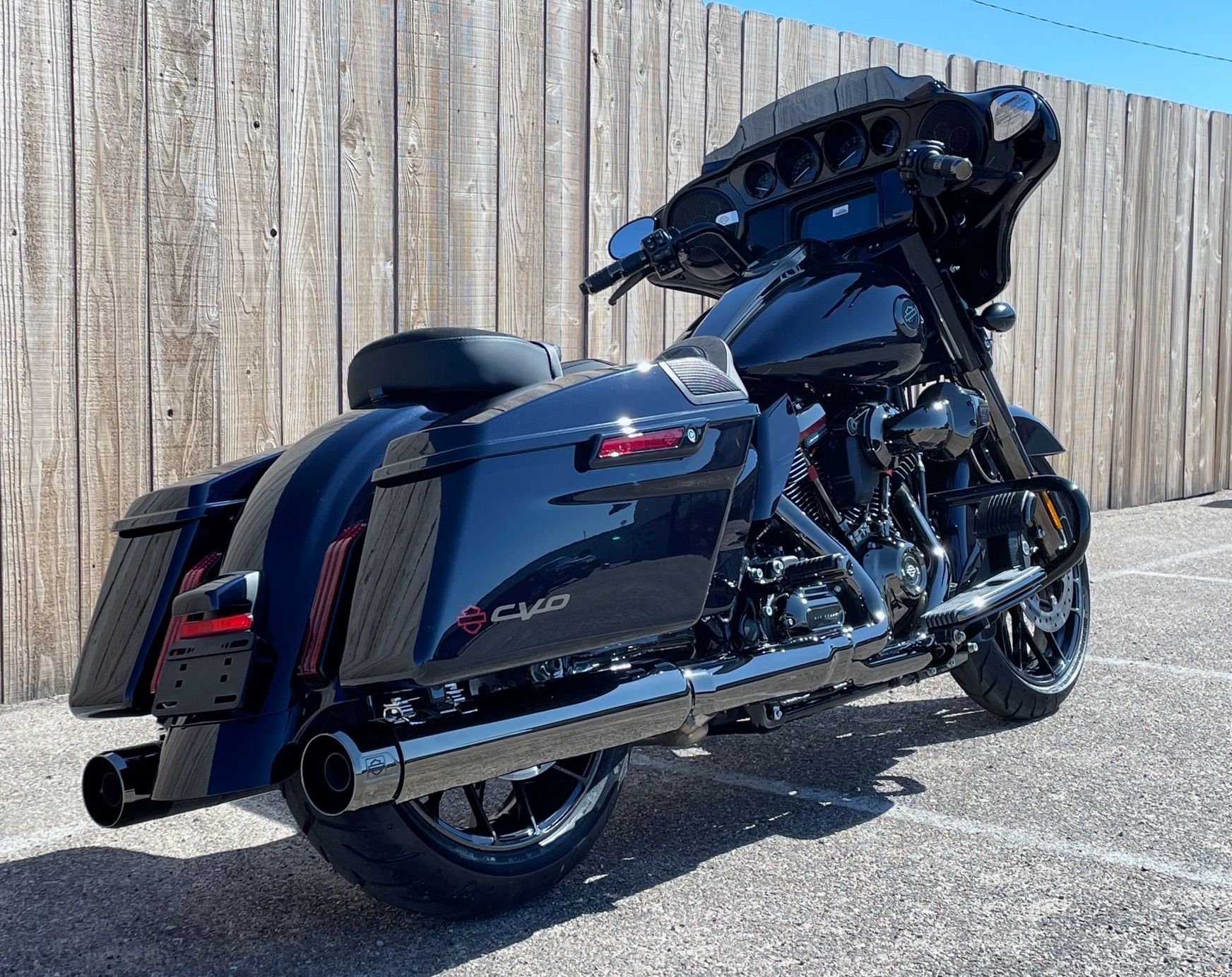 2022 Harley-Davidson CVO™ Street Glide® in Dodge City, Kansas - Photo 3