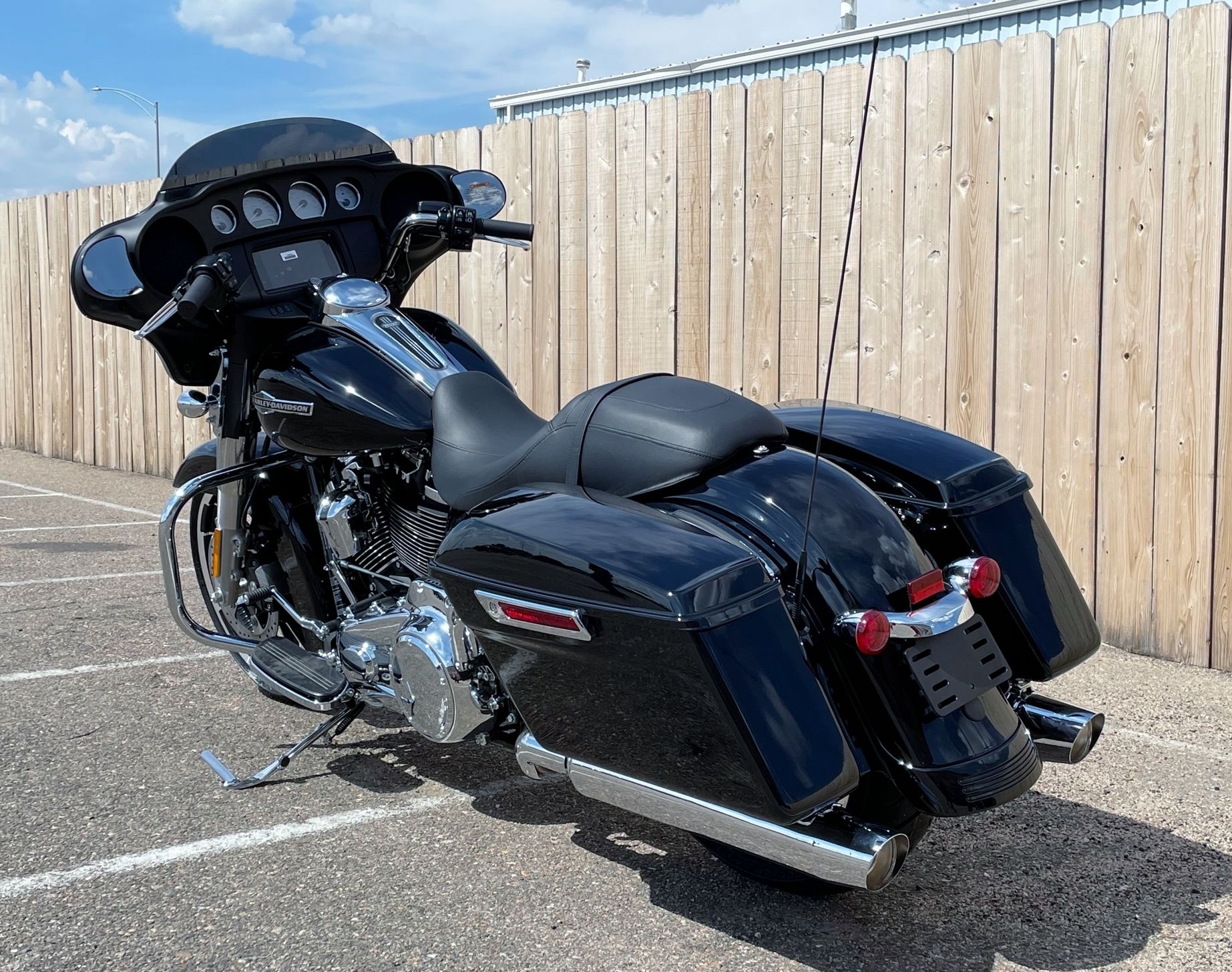 2022 Harley-Davidson Street Glide® in Dodge City, Kansas - Photo 6