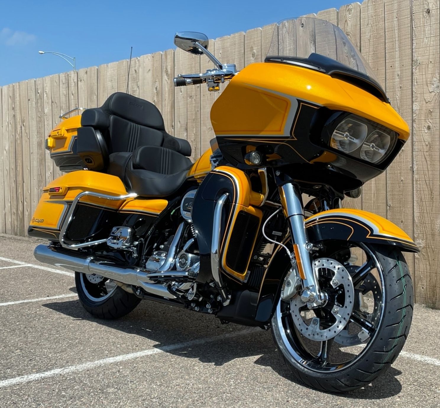 2022 Harley-Davidson CVO™ Road Glide® Limited in Dodge City, Kansas - Photo 3