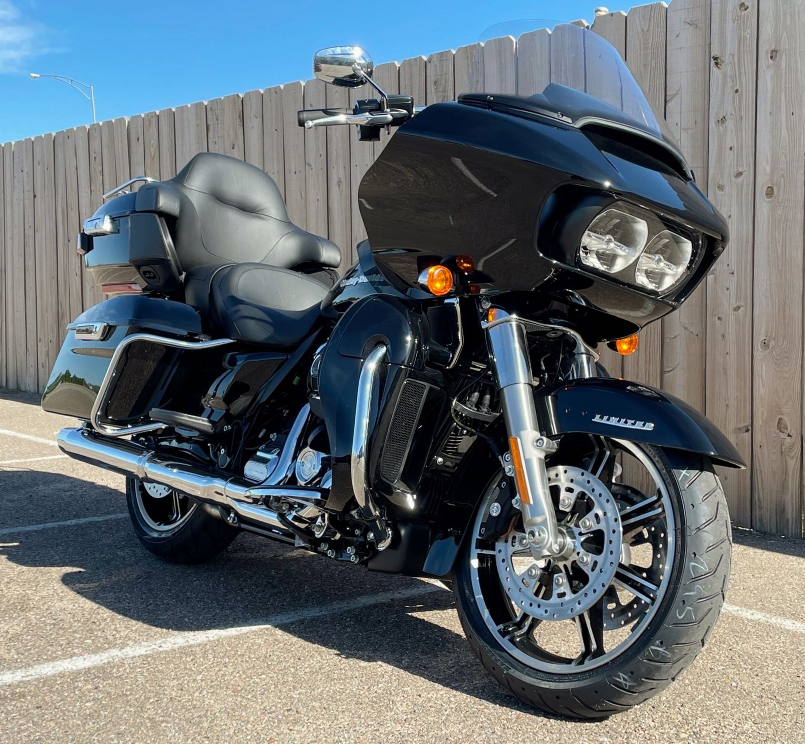 2022 Harley-Davidson Road Glide® Limited in Dodge City, Kansas - Photo 2
