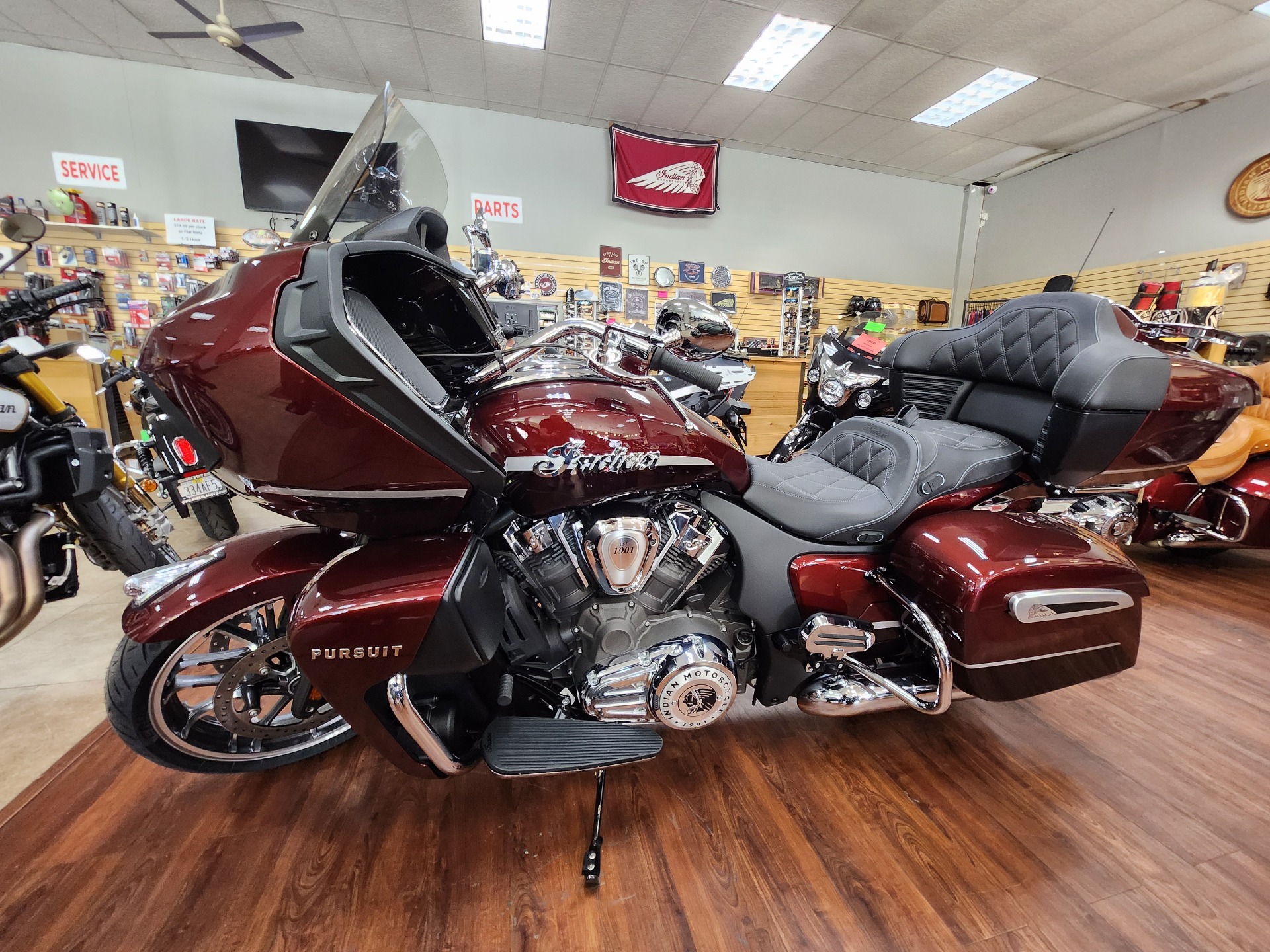 2023 Indian Motorcycle Pursuit® Limited with Premium Package in Mineola, New York - Photo 3