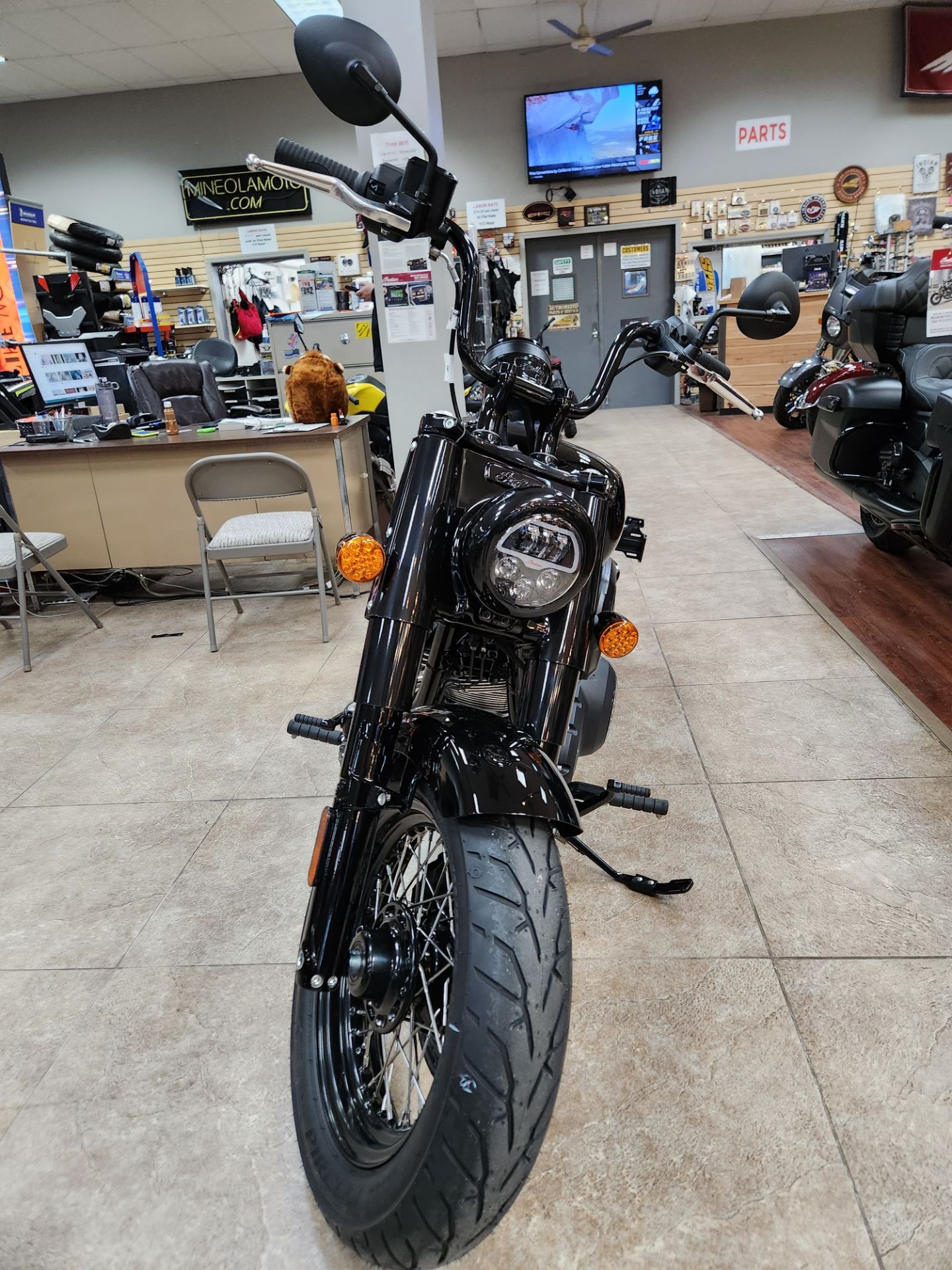 2023 Indian Motorcycle Chief Bobber ABS in Mineola, New York - Photo 3