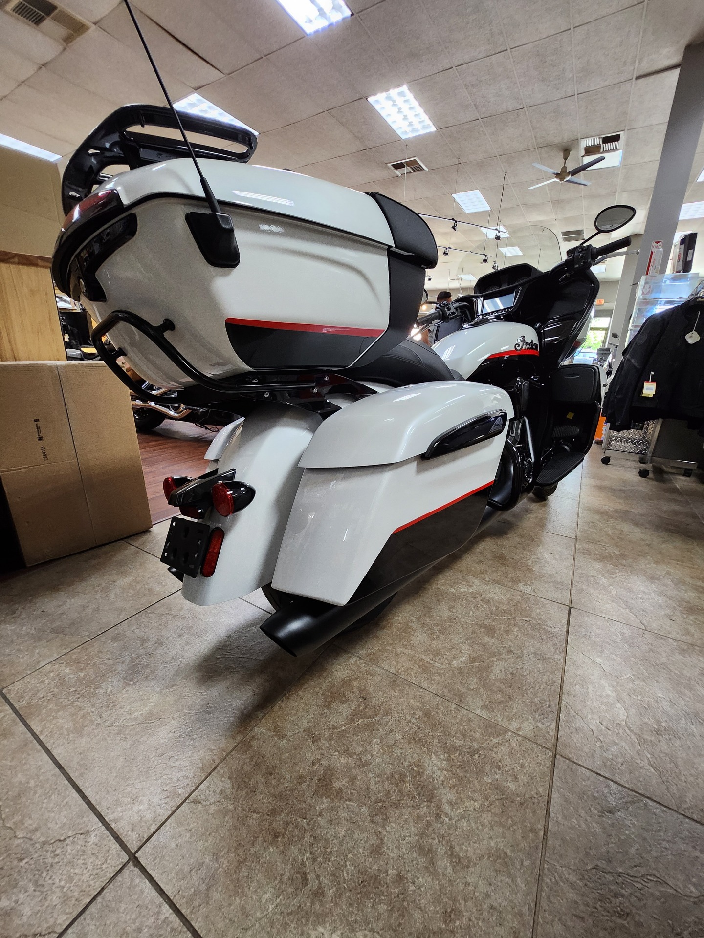 2023 Indian Motorcycle Pursuit® Dark Horse® Icon with Premium Package in Mineola, New York - Photo 4