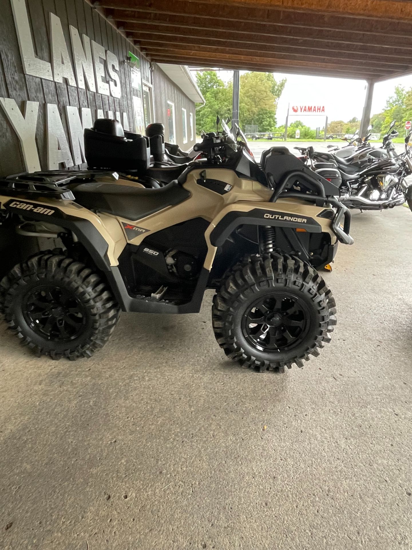 2023 Can-Am Outlander in Watkins Glen, New York - Photo 1