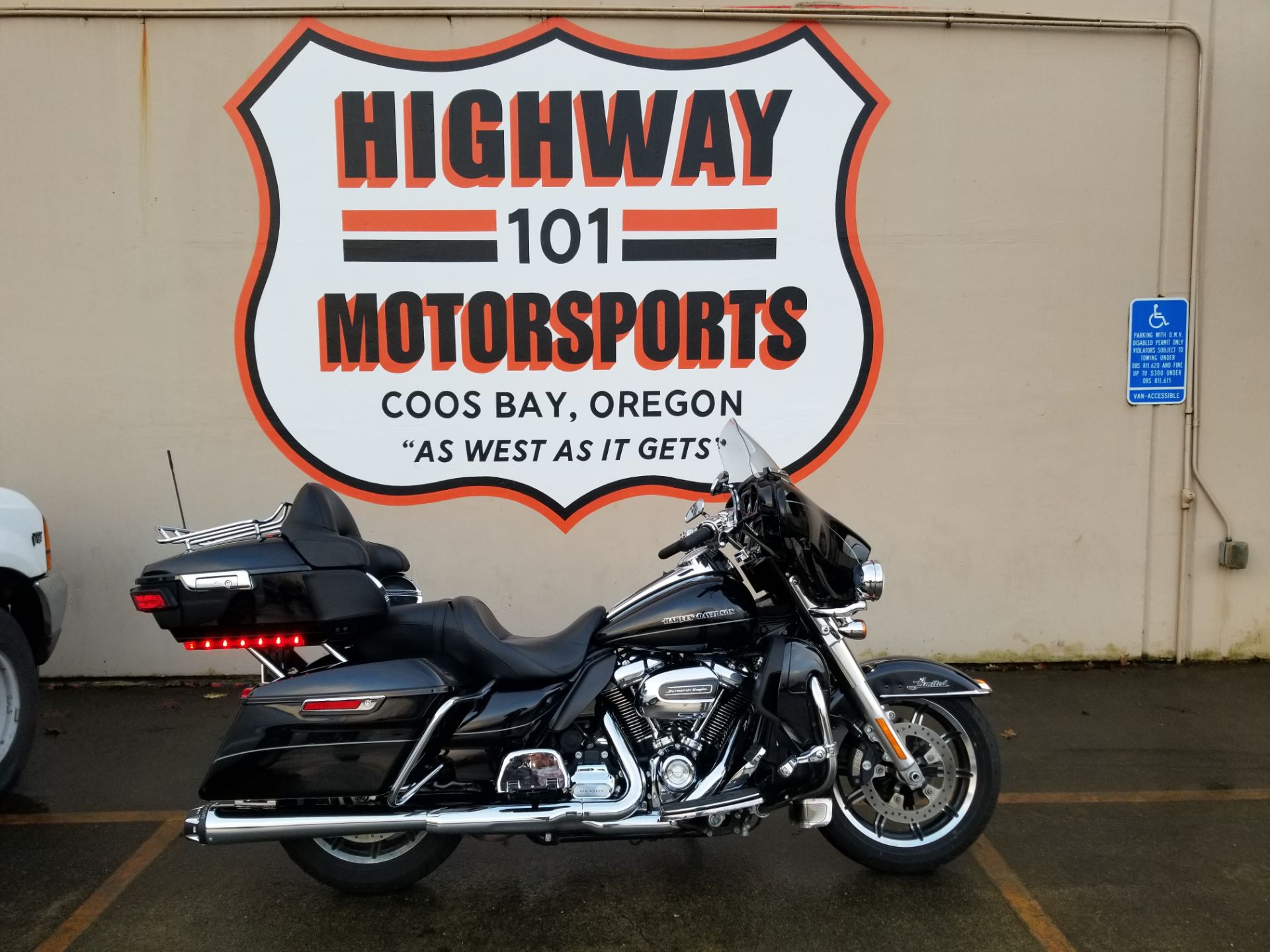 2017 Harley-Davidson Ultra Limited in Coos Bay, Oregon - Photo 1
