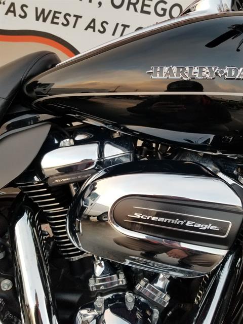 2017 Harley-Davidson Ultra Limited in Coos Bay, Oregon - Photo 2