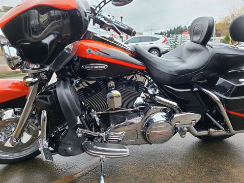 2007 Harley-Davidson CVO™ Screamin' Eagle® Ultra Classic® Electra Glide® in Coos Bay, Oregon - Photo 5