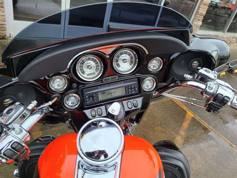 2007 Harley-Davidson CVO™ Screamin' Eagle® Ultra Classic® Electra Glide® in Coos Bay, Oregon - Photo 6
