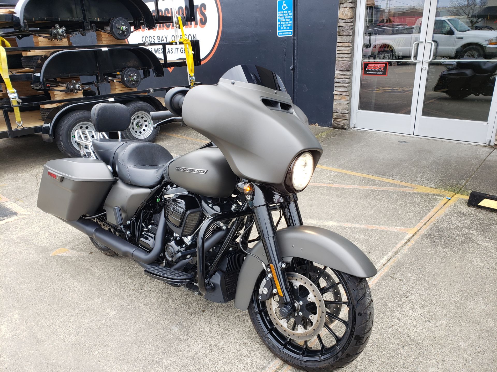 2019 Harley-Davidson Street Glide® Special in Coos Bay, Oregon - Photo 4