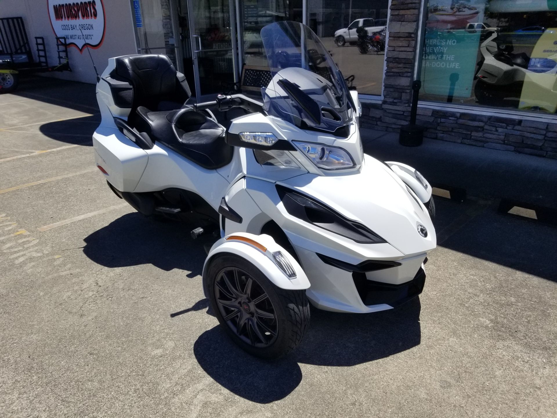 2019 Can-Am Spyder RT in Coos Bay, Oregon - Photo 2