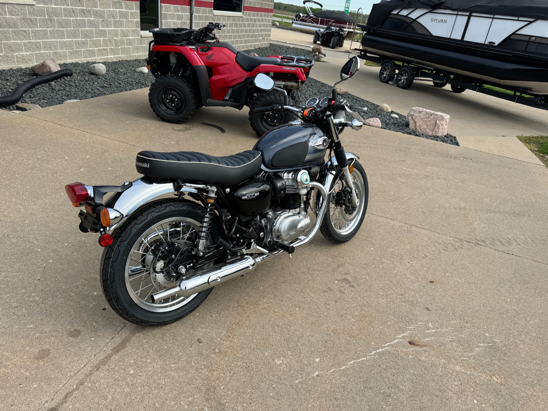 2024 Kawasaki W800 ABS in Ottumwa, Iowa - Photo 2