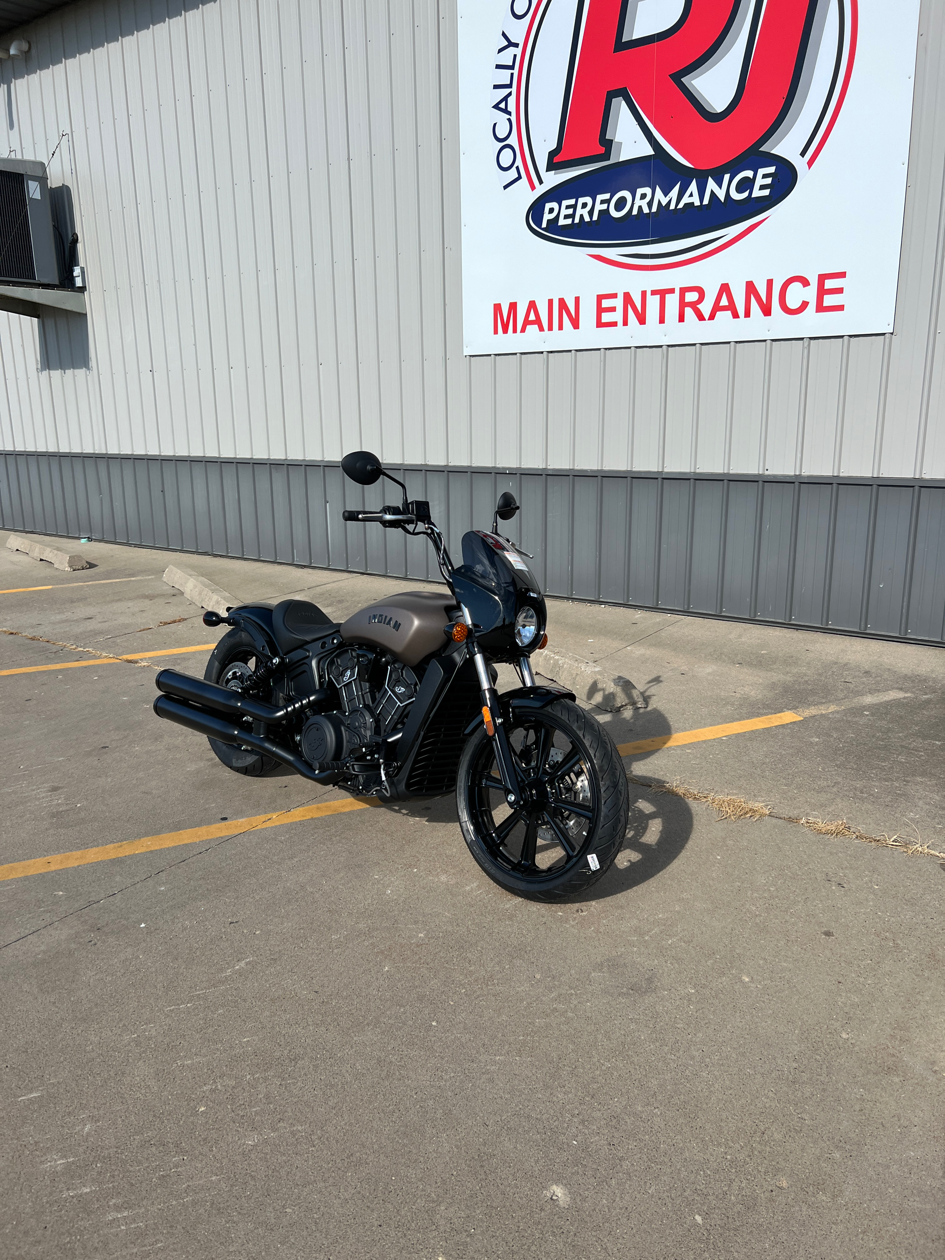 2022 Indian Scout® Rogue Sixty ABS in Ottumwa, Iowa - Photo 2