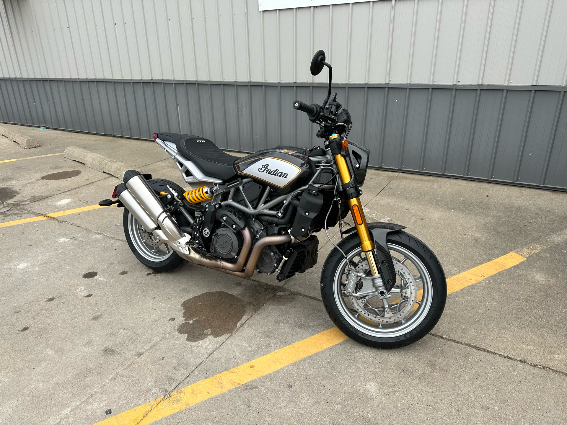 2023 Indian Motorcycle FTR R Carbon in Ottumwa, Iowa - Photo 2