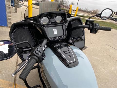 2024 Indian Motorcycle Challenger® Dark Horse® Icon with PowerBand Audio Package in Ottumwa, Iowa - Photo 4