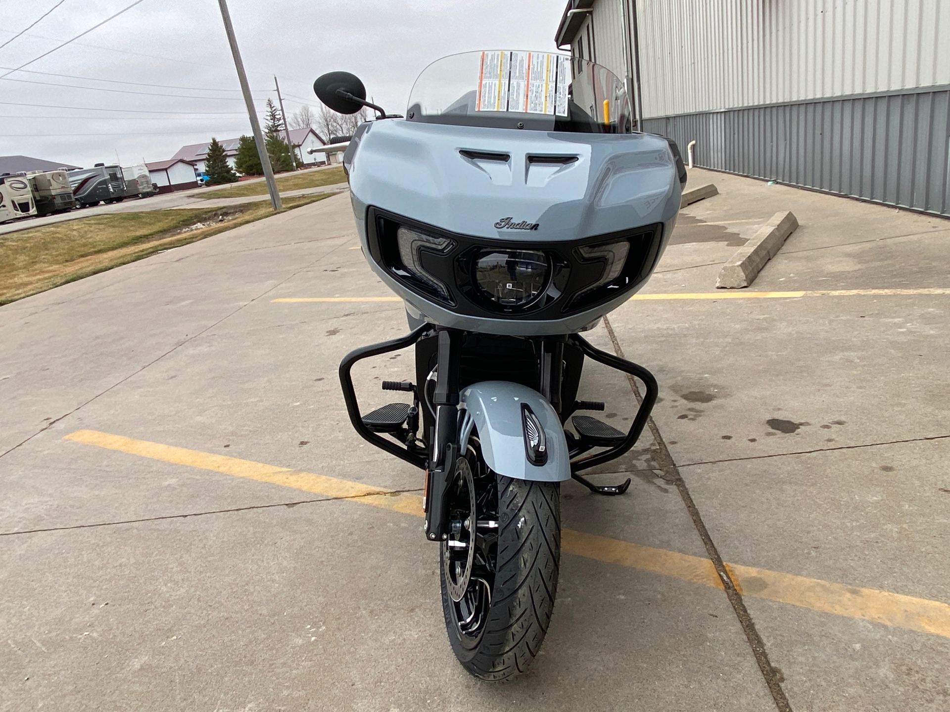 2024 Indian Motorcycle Challenger® Dark Horse® Icon with PowerBand Audio Package in Ottumwa, Iowa - Photo 6