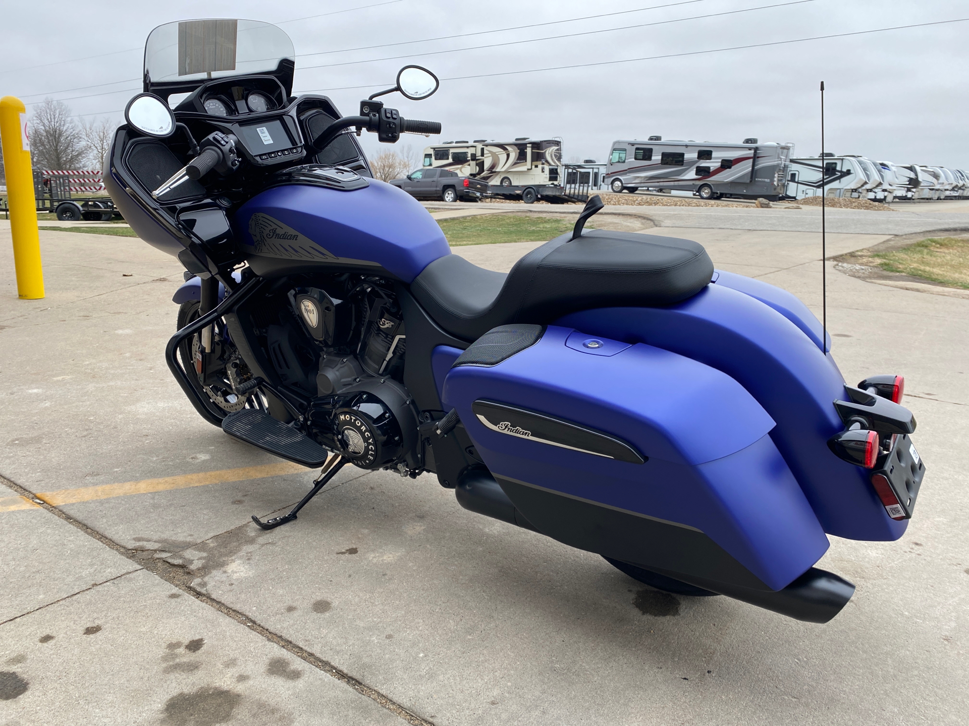 2024 Indian Motorcycle Challenger® Dark Horse® with PowerBand Audio Package in Ottumwa, Iowa - Photo 3