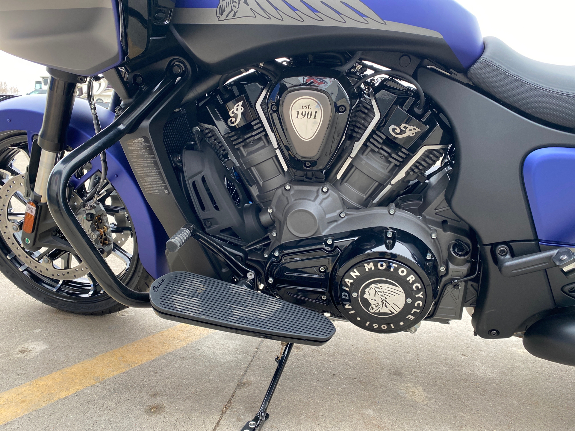 2024 Indian Motorcycle Challenger® Dark Horse® with PowerBand Audio Package in Ottumwa, Iowa - Photo 4