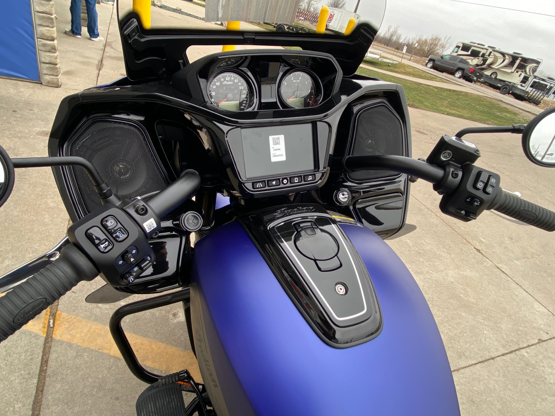 2024 Indian Motorcycle Challenger® Dark Horse® with PowerBand Audio Package in Ottumwa, Iowa - Photo 5